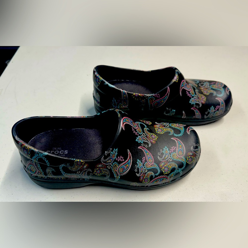 CROCS Nursing shoes Size 8